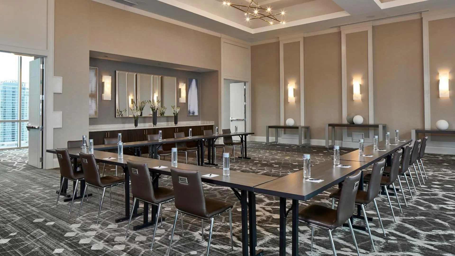 Springhill Suites By Marriott Nashville Downtown/Convention Center Hotel